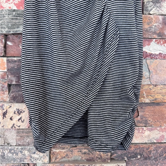 VENUS Ruched Tank Top - Picture 2 of 7